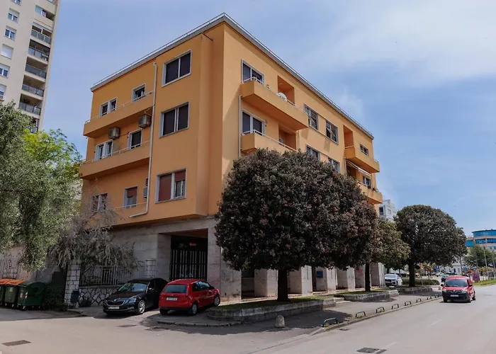 Sunset Bridge דירה זאדאר